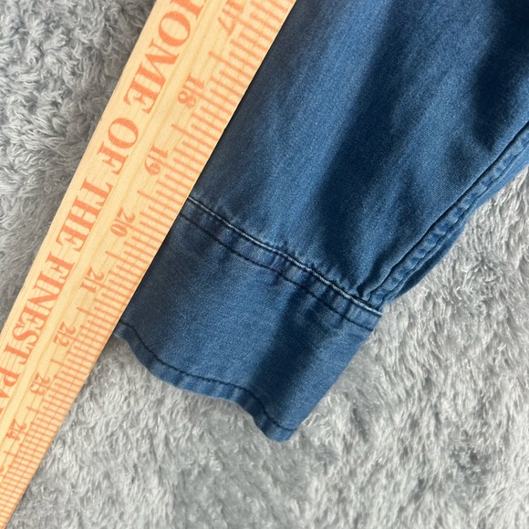 Beautiful!! Holding Horses Embroidered Long Sleeve Denim Shirt Women's, Size 2 - Picture 6 of 14